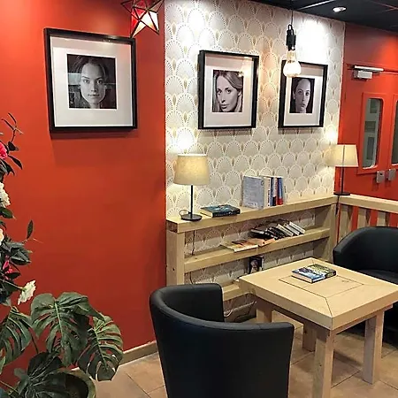 莱斯维瓦勒斯朗布依埃酒店