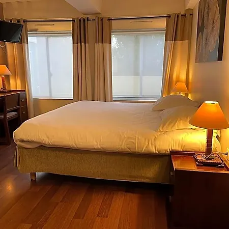 莱斯维瓦勒斯朗布依埃酒店 公寓式酒店 3*