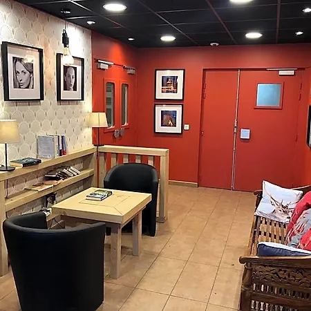 莱斯维瓦勒斯朗布依埃酒店
